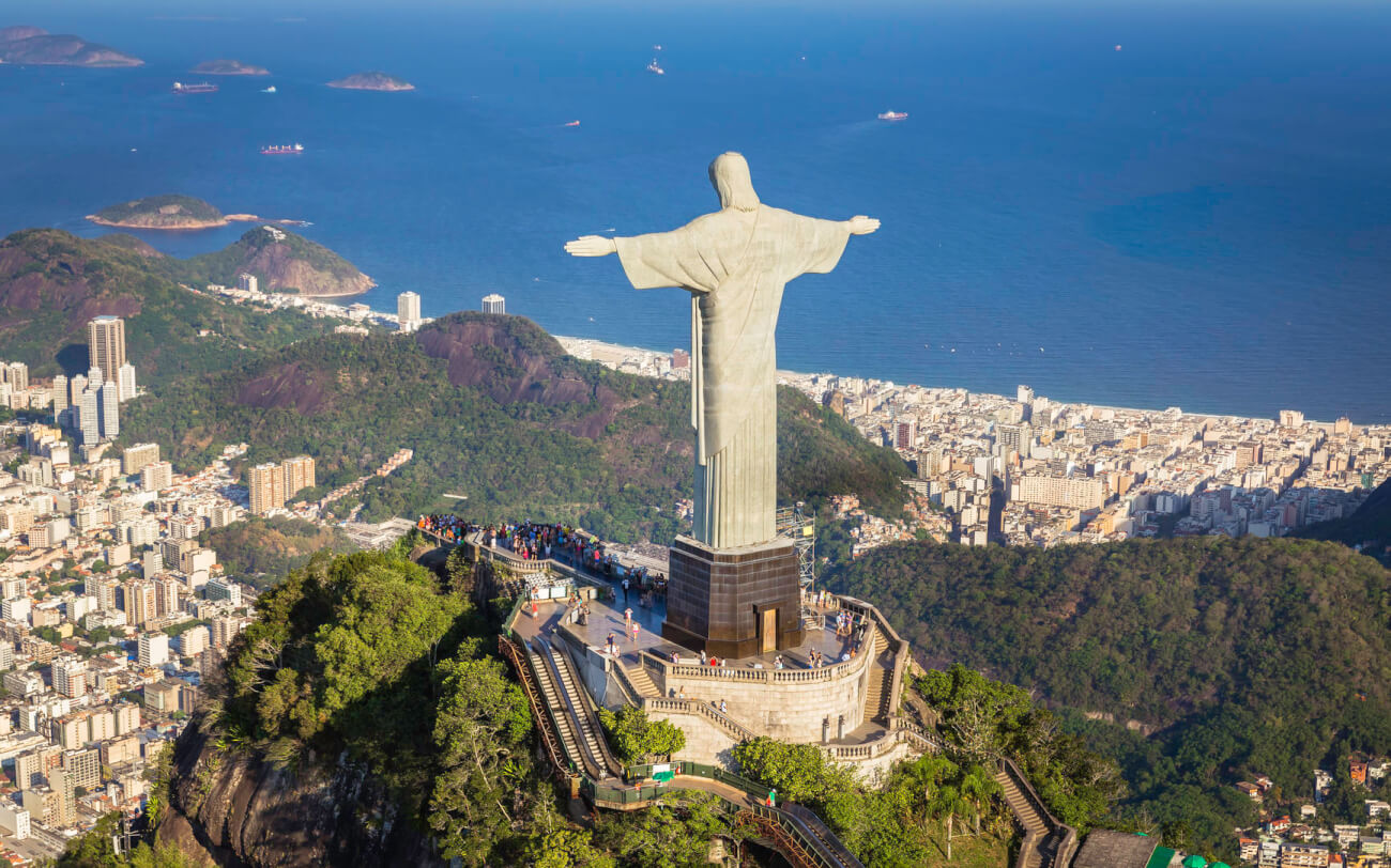 Quem vencerá a Copa do Mundo de 2014 - Análise de discussões nas mídias sociais