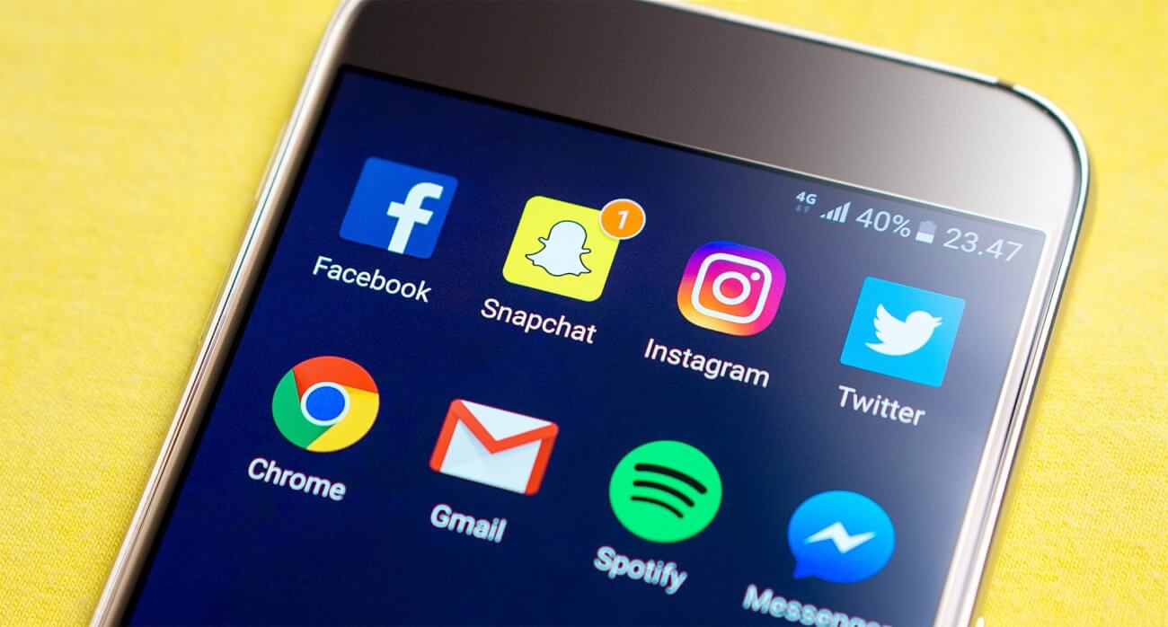 ¿Deben los colegios vigilar a los alumnos en las redes sociales?