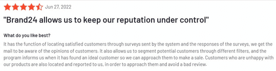 Reseña positiva publicada por un cliente de Brand24 en G2
