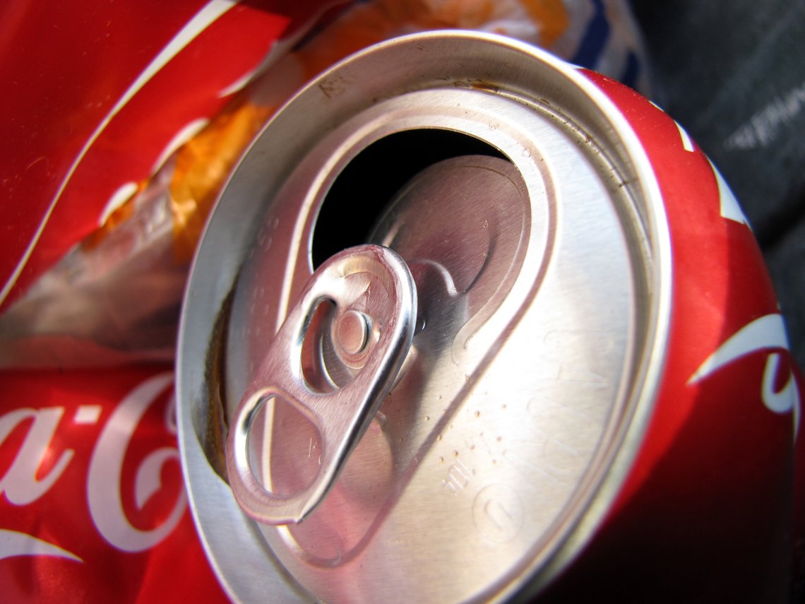 Exemplo de reconhecimento de marca assistido: Coca-Cola