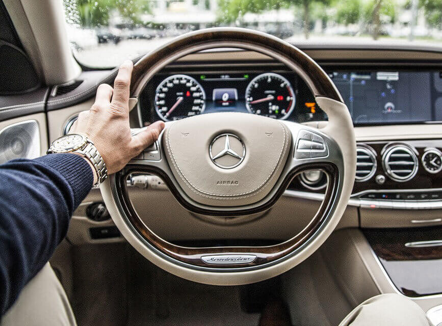 How Mercedes-Benz Uses Social Media – Case Study