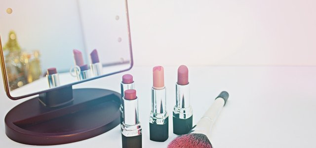 Social media marketing handbook for a beauty brand