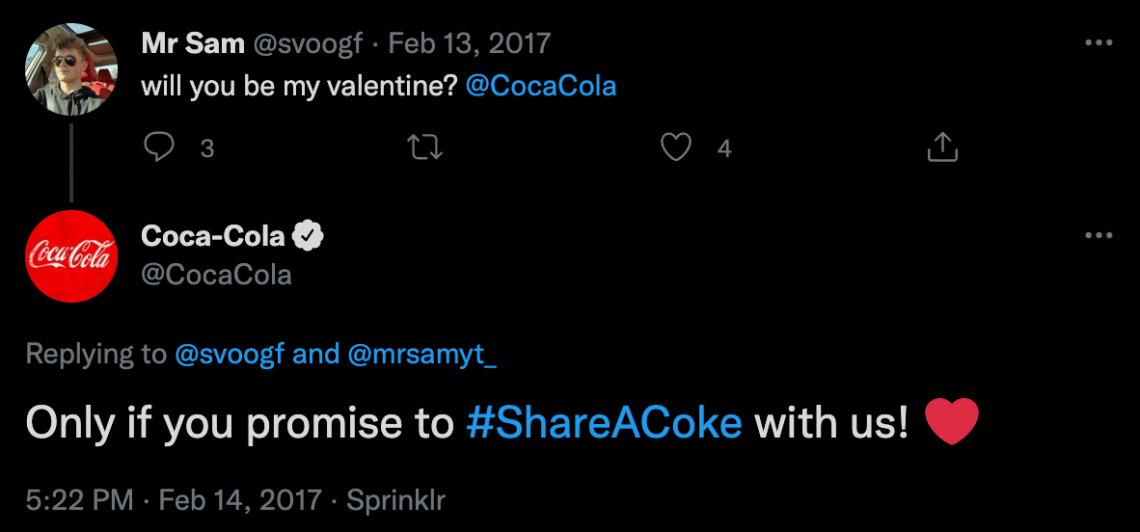 Coca-Cola tuiteando con su hashtag de marca #ShareACoke.